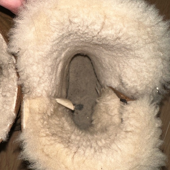 Tan uggs size 8 - Picture 10 of 12